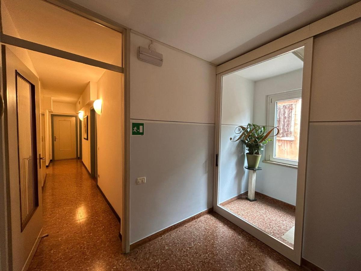 Albergo Da Pina Lazise Exterior foto