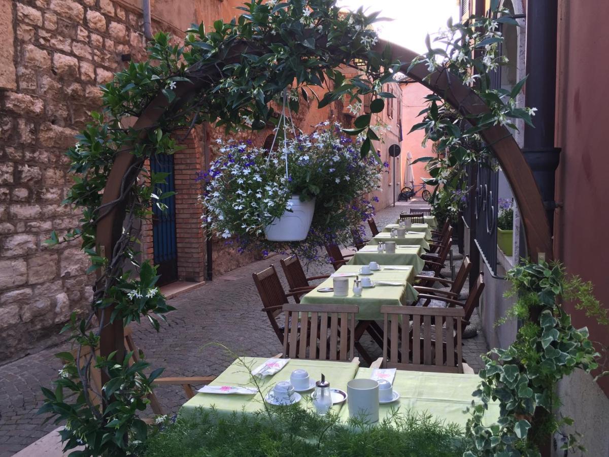 Albergo Da Pina Lazise Exterior foto